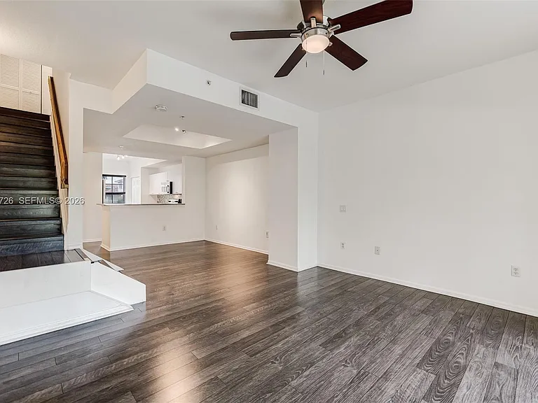 8900 NE 8th Ave #1107 — Photo 2