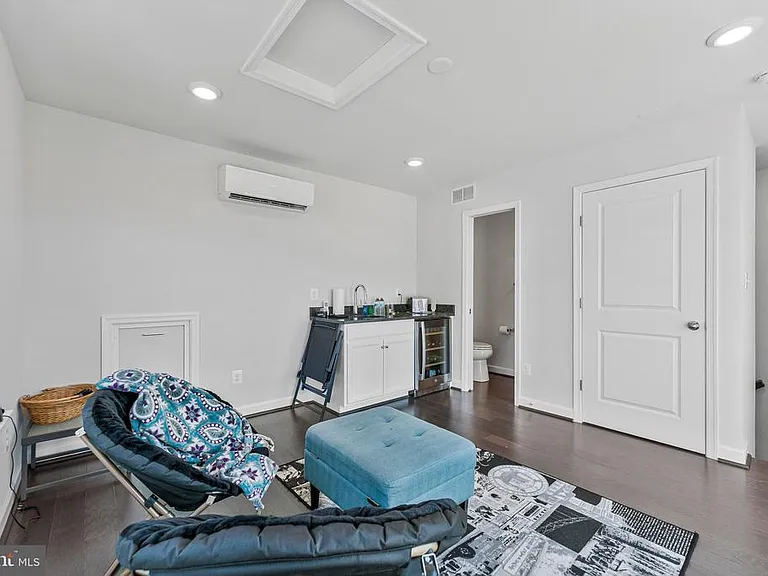 4402 Fair Lakes Ct — Photo 36
