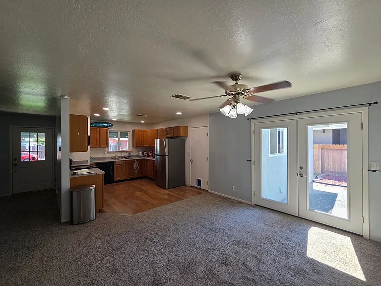 1955 Southwood Dr — Photo 6