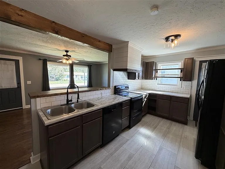 142 Maywood Dr — Photo 5