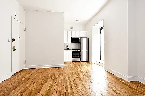 Rented by Buchbinder & Warren | media 20