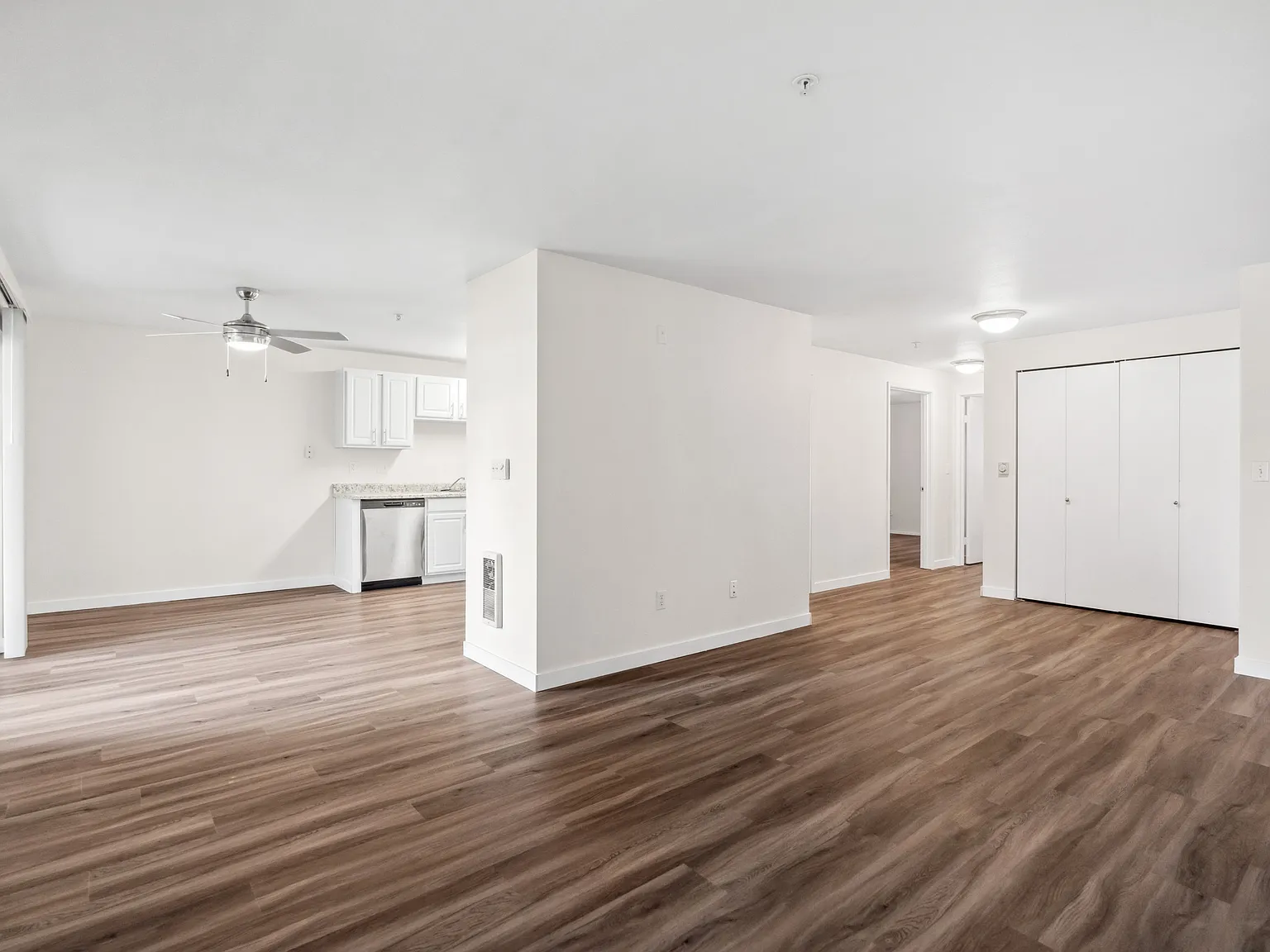Kensington Gate Apartments — Photo 4
