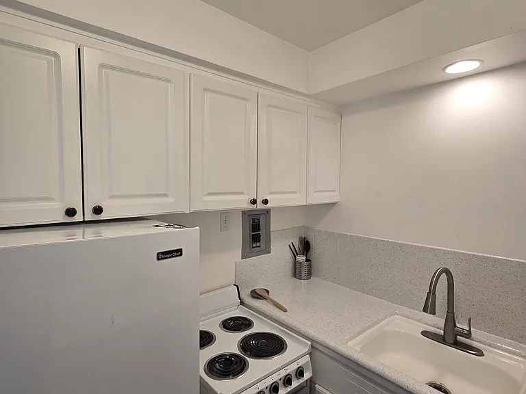 University View Apartments — Photo 6