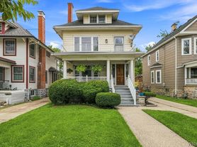 579 Crescent Ave, Buffalo, NY