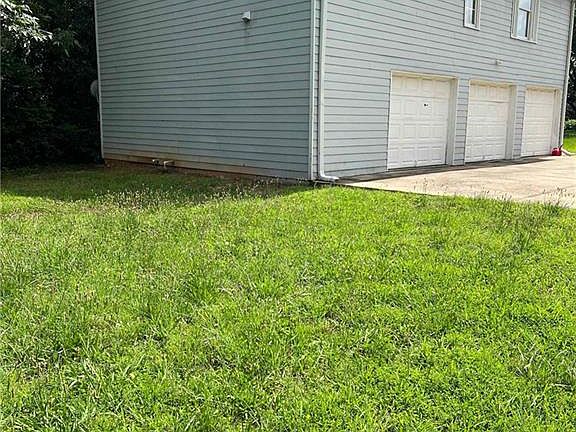 3rd image of 12320 Brown Bridge Rd
