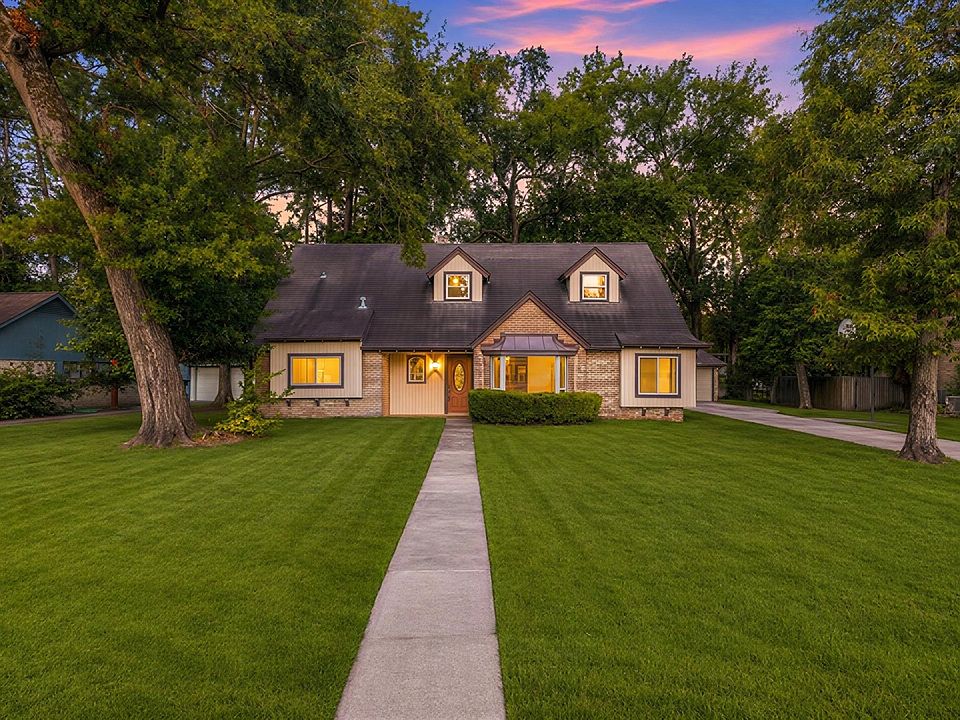 1st image of 26215 Oakhurst Dr