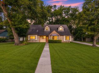 26215 Oakhurst Dr, Spring, TX 77386