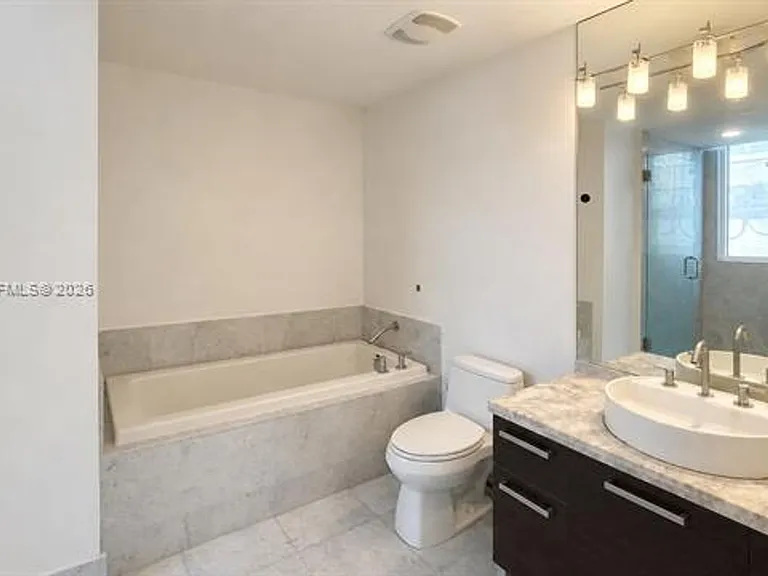 253 NE 2nd St #CU-802 — Photo 12