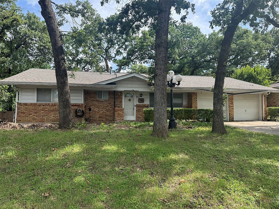 1st image of 617 Forest Ln