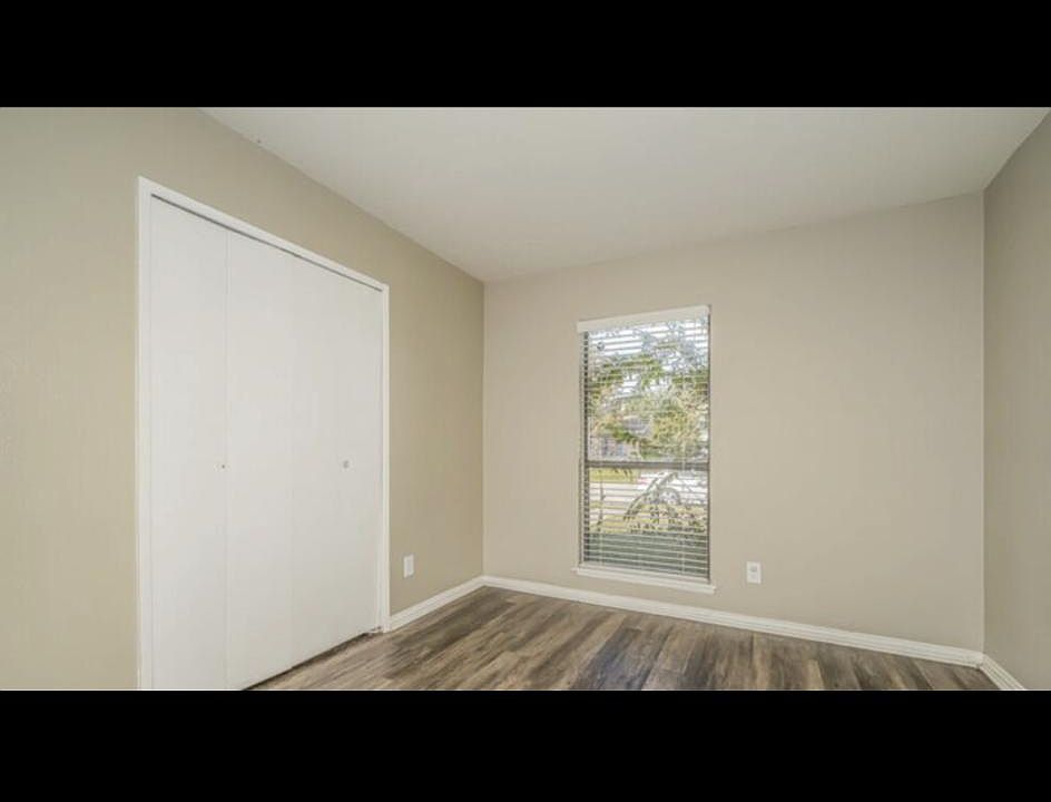 1st image of 619 Prairie Ln #619