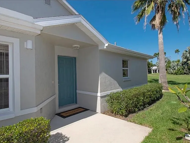 1608 Fairway Oaks Dr — Photo 3