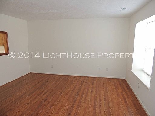2nd image of 122 Water Gate Dr #B