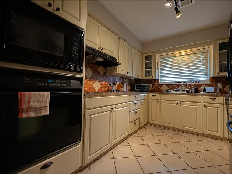 104 W Janin Cir — Photo 7