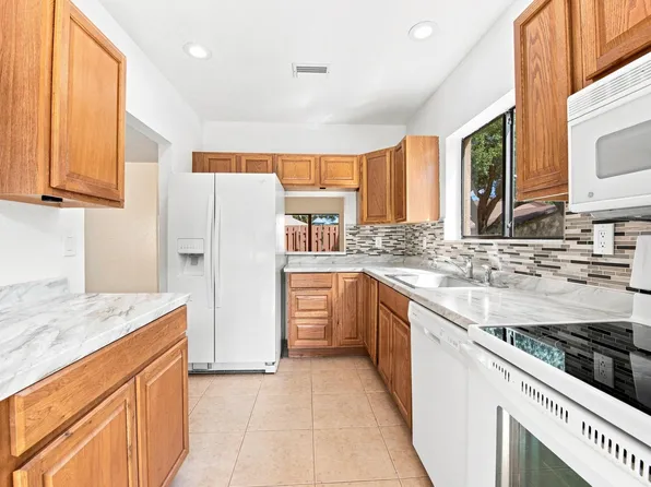 2267 NW 37th Avenue, Coconut Creek, FL 33066