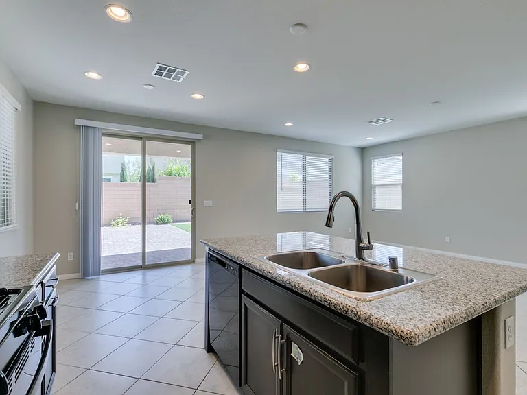 10021 Silver Comet Ct — Photo 11