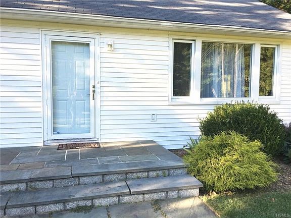 2nd image of 1528 Sylvan Rd