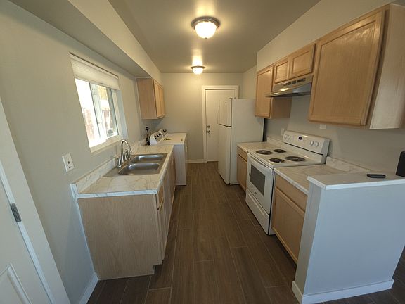 5th image of 1909 Poplar Ave
