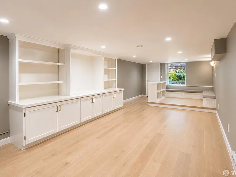 2825 Filbert St — Photo 10