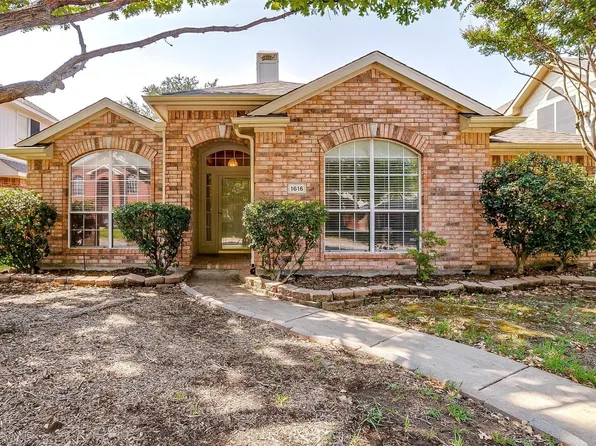 1616 Yellowstone Ave, Lewisville, TX 75077