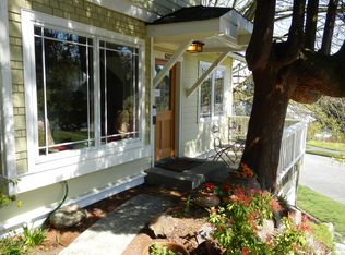 6027 Woodland Pl N, Seattle, WA 98103