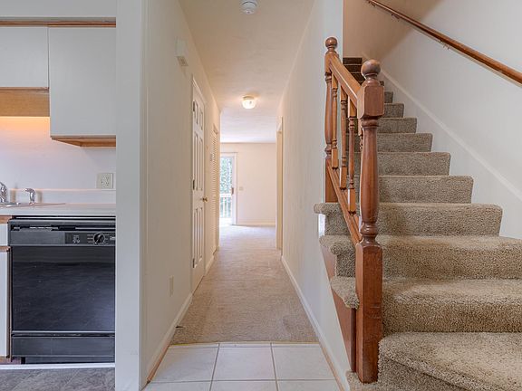 3rd image of 2524 Ridge Rd