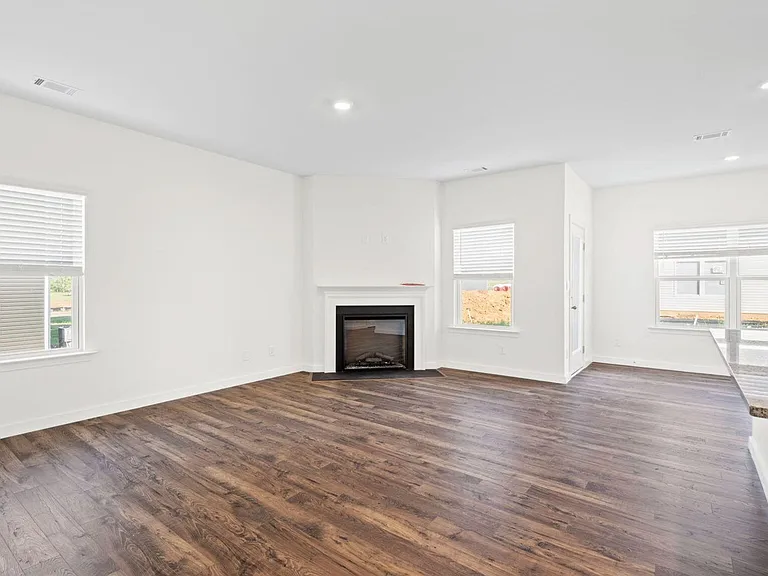 3729 Hawks Creek Dr — Photo 11