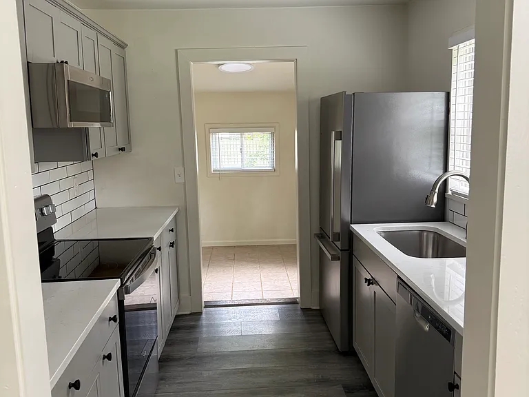 1227 Concord Ave — Photo 6