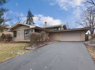 815 Edgewater Dr, Naperville, IL