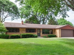 6529 Manchester Dr, Greendale, WI 53129