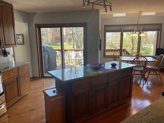 5th image of 2088 Vina Ln