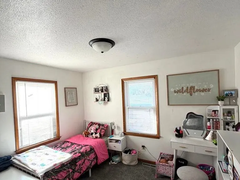 503 E Oliver St — Photo 6