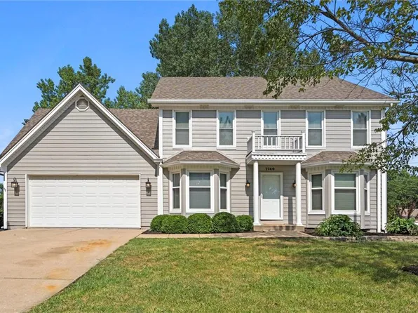 1740 NE Misty Ln, Lees Summit, MO 64086