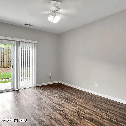 933 Downey Branch Ln — Photo 11