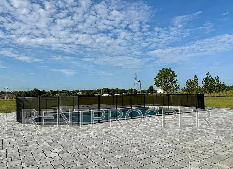 11400 Lovers Ln — Photo 25