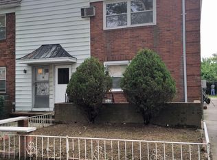 7352 197th St, Fresh Meadows, NY 11366