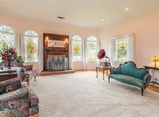 9656 Noble Ave, North Hills, CA 91343