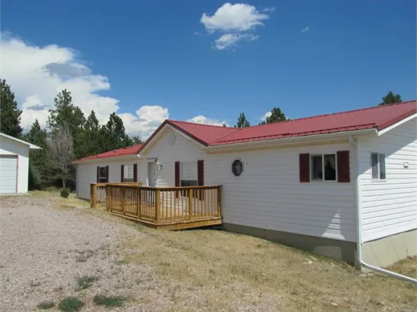 11 Kiowa Cir, Newcastle, WY 82701