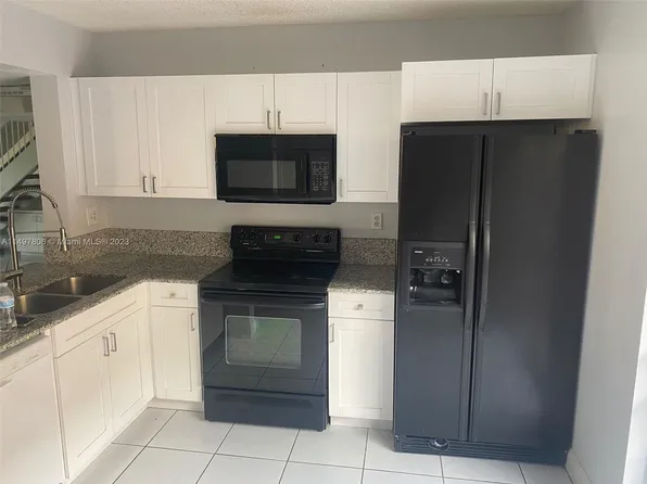 380 NW 85th Pl #1402, Miami, FL 33126