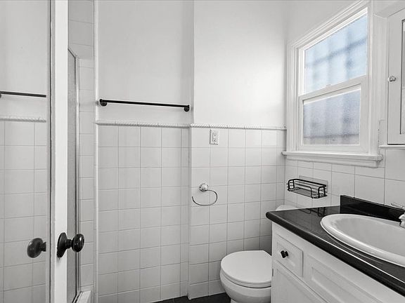 4th image of 1019 S Westmoreland Ave #19-102