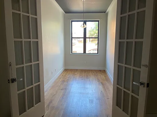 Rented by Lodger Corp | media 33