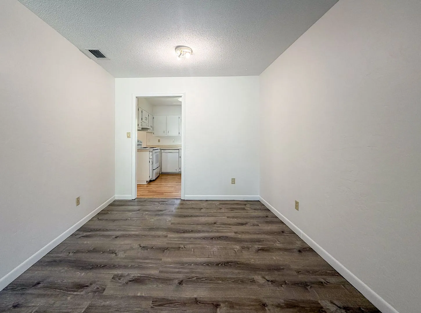 3BR/2BA Pet Friendly House in NW Gainesville - available end of September! — Photo 4