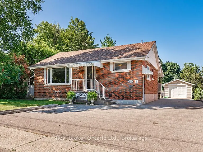 195 Edinburgh Rd S #LOWER — Photo 1