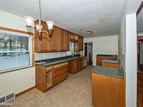 07_3612TECUMSEHRIVERRD_2007_LowRes