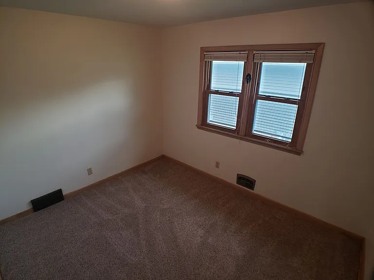 703 E Academy St — Photo 10