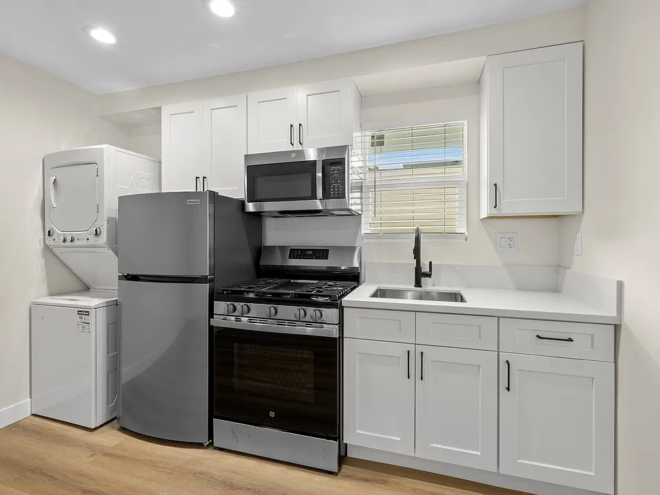 4444 Wilson Ave #103