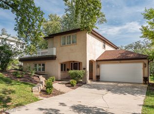 4609 Puffer Rd, Downers Grove, IL 60515