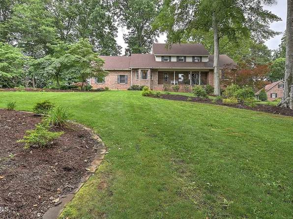 1239 Olde Oaks Dr, Gray, TN 37615