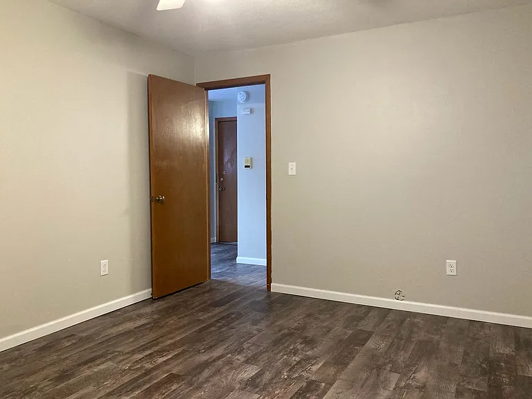 845 Dodd Rd — Photo 18