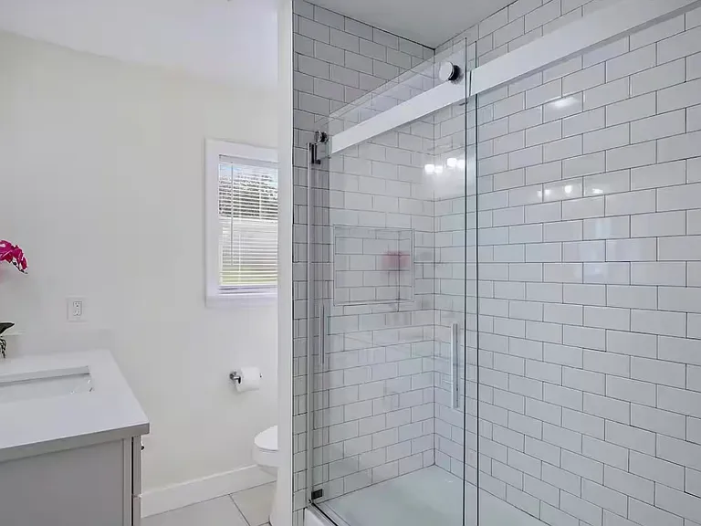 221 S Hale Ave #1 — Photo 20