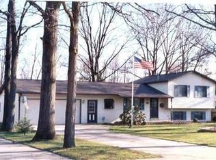 612 W Mill St, Fenton, MI 48430